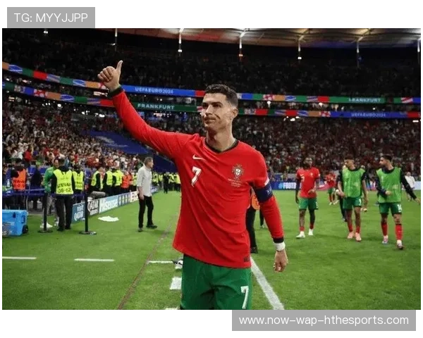 勒沃库森追C罗式禁区铁人：打造世界级锋线传奇