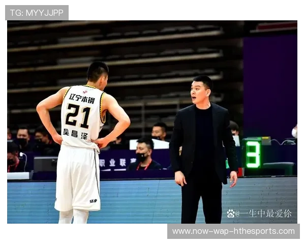 杨鸣谈质疑 球员们全力以赴应对，杨鸣还打球吗